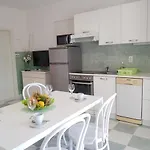 Apartman With Parking Space - Rab - 5071