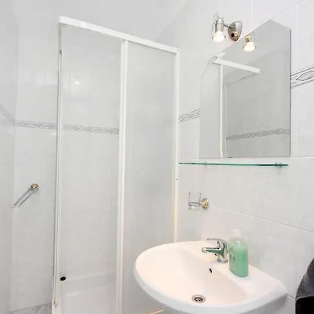 With Parking Space - Rab - 5071 דירה Banjol