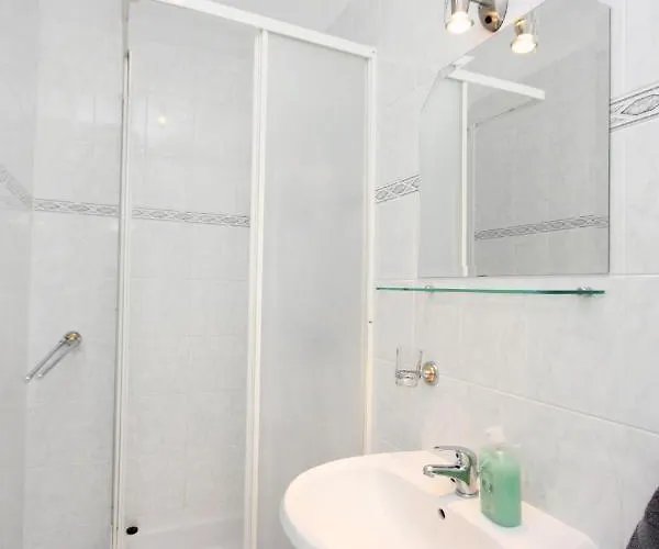 With Parking Space - Rab - 5071 Apartament Banjol